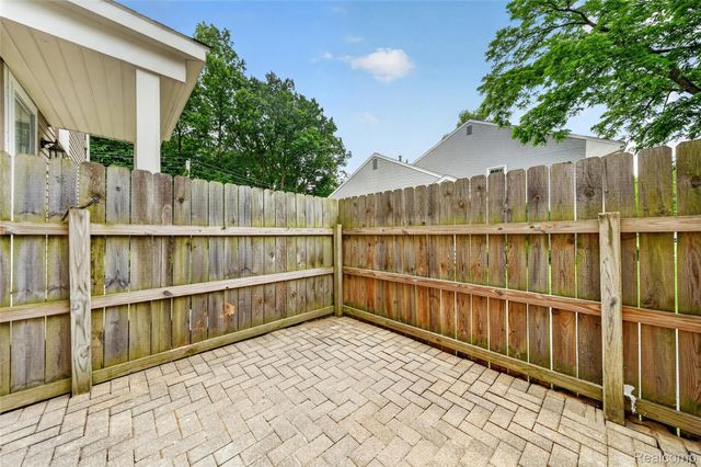 23435 Stonehenge Boulevard, Novi, MI 48375