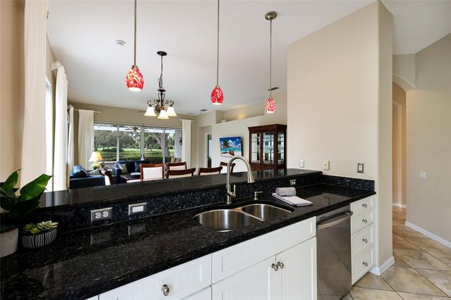 8728 52ND DRIVE E, Bradenton, FL 34211