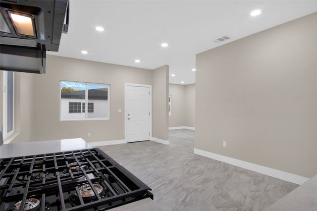 5522 Silver 2, Santa Ana, CA 92703
