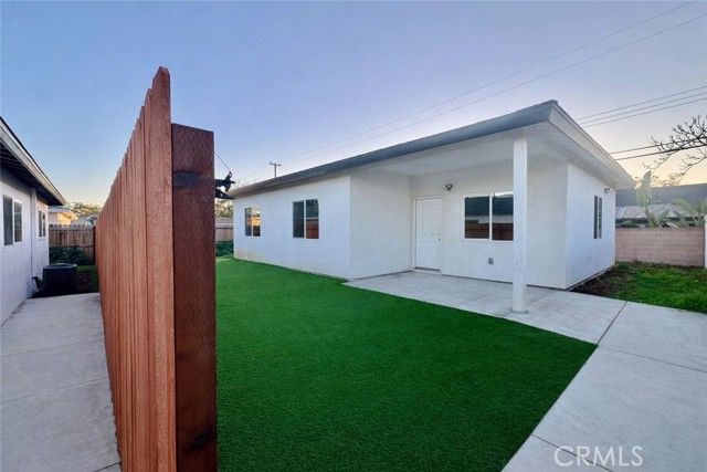5522 Silver 2, Santa Ana, CA 92703