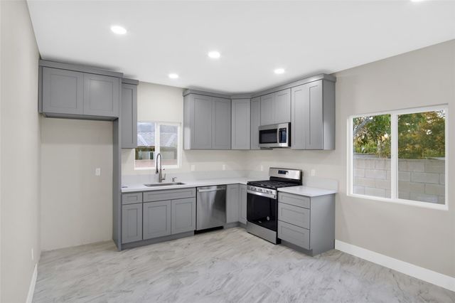 5522 Silver 2, Santa Ana, CA 92703