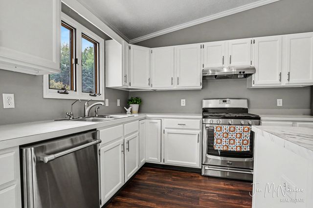 4050 Rector Street NE, Rockford, MI 49341