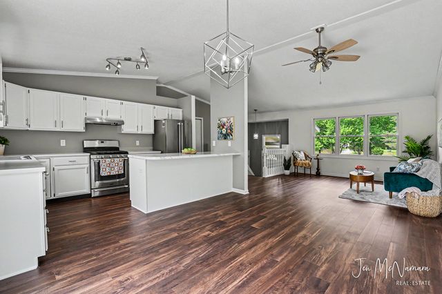 4050 Rector Street NE, Rockford, MI 49341