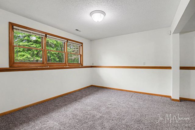 4050 Rector Street NE, Rockford, MI 49341