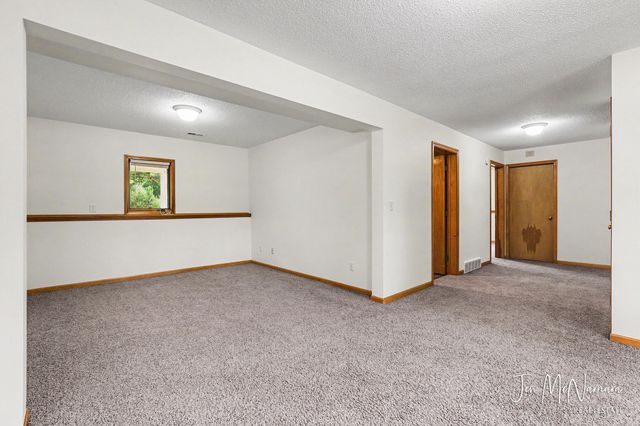 4050 Rector Street NE, Rockford, MI 49341