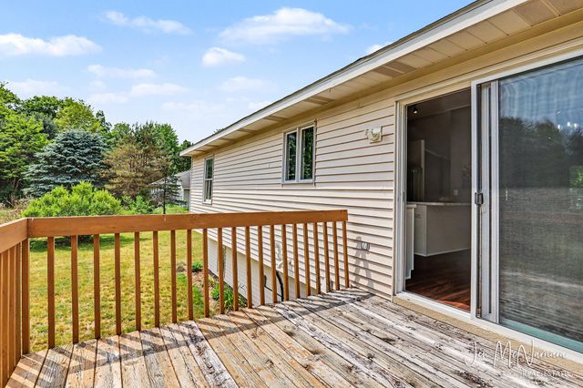 4050 Rector Street NE, Rockford, MI 49341