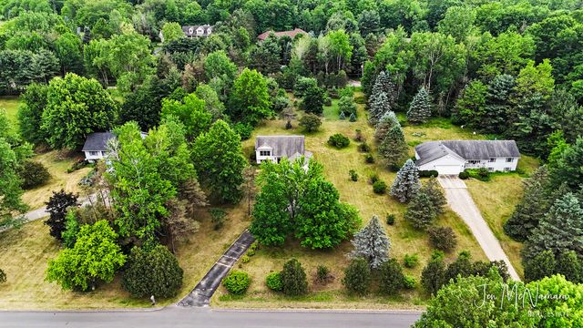 4050 Rector Street NE, Rockford, MI 49341