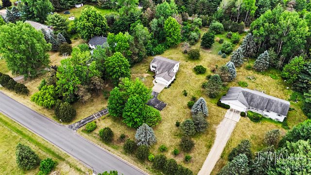 4050 Rector Street NE, Rockford, MI 49341