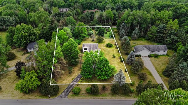4050 Rector Street NE, Rockford, MI 49341