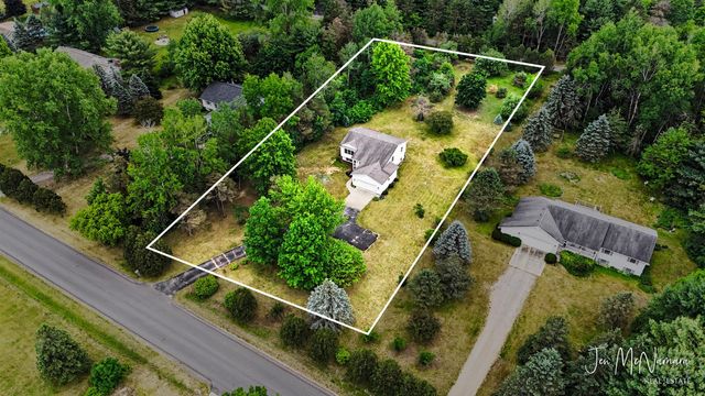 4050 Rector Street NE, Rockford, MI 49341