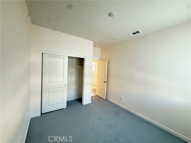 15820 Caterpillar, Fontana, CA 92336