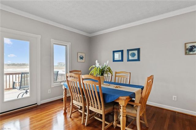 21 Mizzen CIR, Hampton, VA 23664