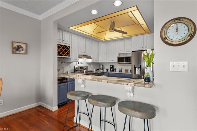 21 Mizzen CIR, Hampton, VA 23664