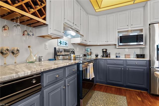 21 Mizzen CIR, Hampton, VA 23664