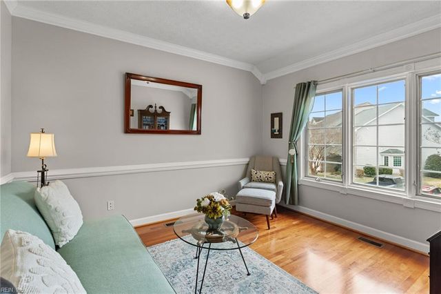 21 Mizzen CIR, Hampton, VA 23664