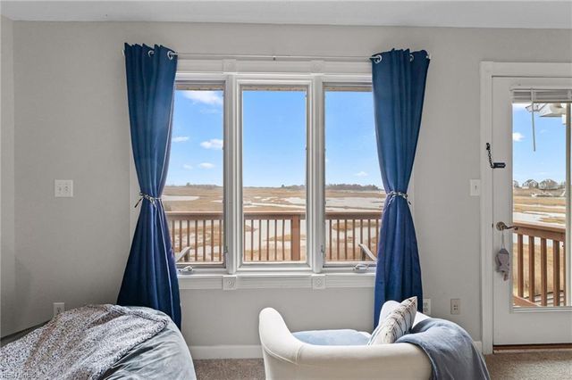 21 Mizzen CIR, Hampton, VA 23664