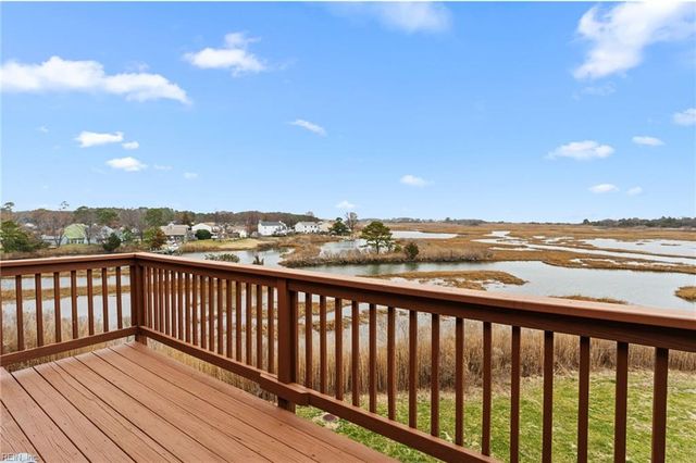 21 Mizzen CIR, Hampton, VA 23664