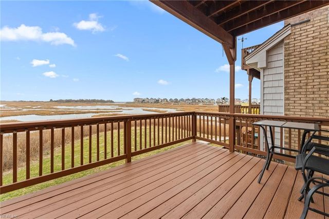 21 Mizzen CIR, Hampton, VA 23664