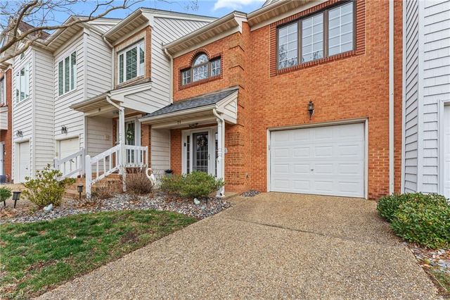 21 Mizzen CIR, Hampton, VA 23664