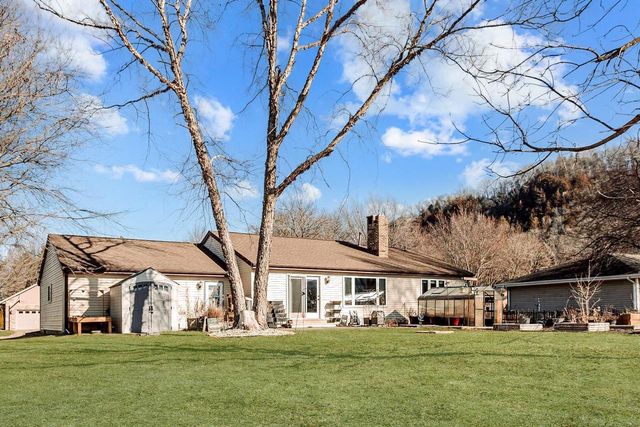 1202 E Iowa Street, Prairie Du Chien, WI 53821