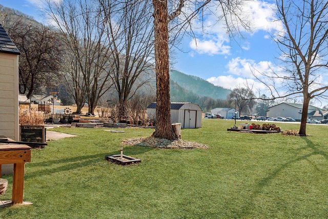 1202 E Iowa Street, Prairie Du Chien, WI 53821