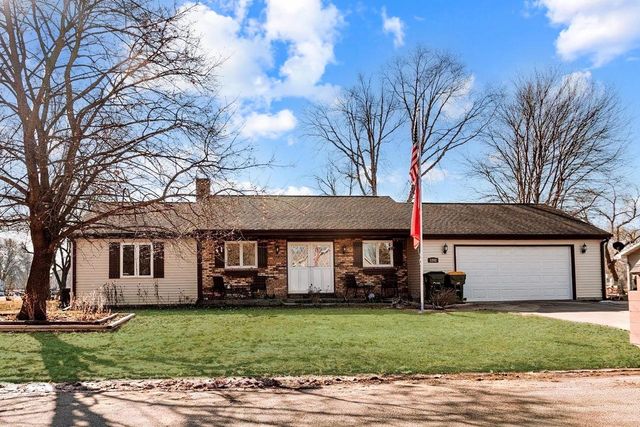 1202 E Iowa Street, Prairie Du Chien, WI 53821