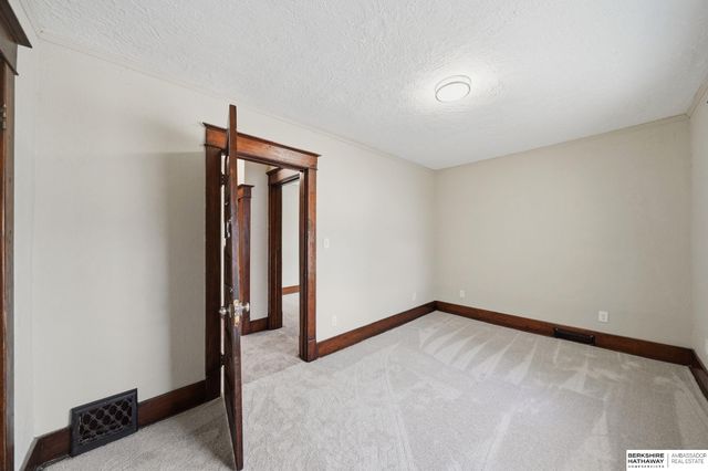 1430 S 10th Street, Lincoln, NE 68502