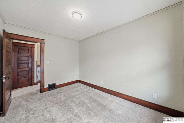 1430 S 10th Street, Lincoln, NE 68502