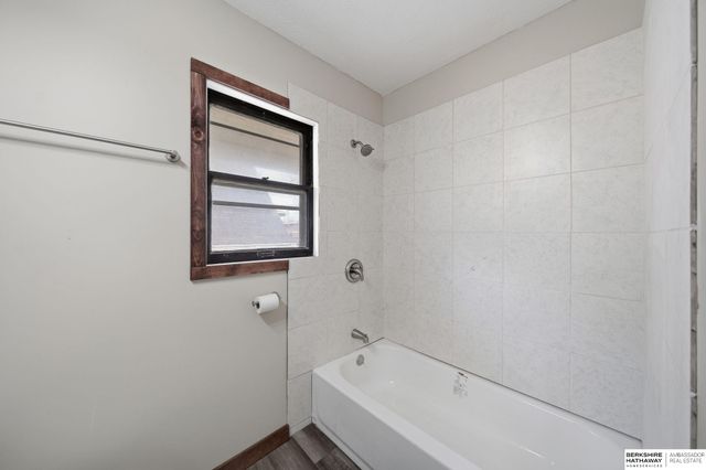 1430 S 10th Street, Lincoln, NE 68502