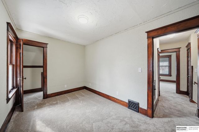 1430 S 10th Street, Lincoln, NE 68502