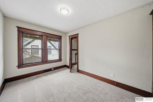 1430 S 10th Street, Lincoln, NE 68502