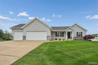 158 Royalwood Place Court, Lake St Louis, MO 63367