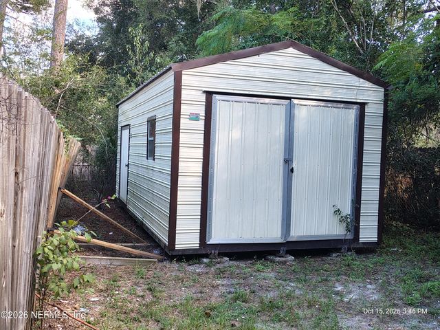 677 LAKE ASBURY Drive, Green Cove Springs, FL 32043