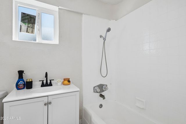 2534 N RICHLAND Street, Phoenix, AZ 85006