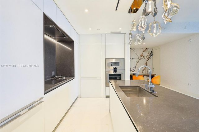 300 Biscayne Boulevard Way 3305W, Miami, FL 33131