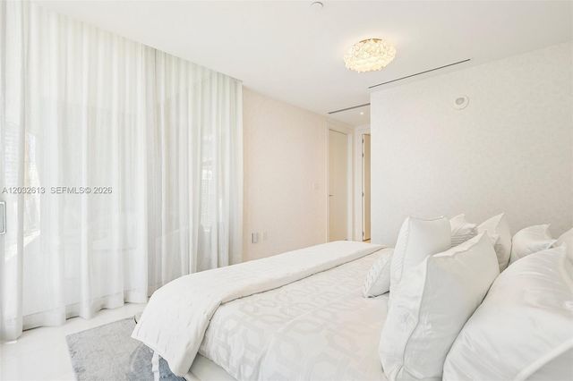 300 Biscayne Boulevard Way 3305W, Miami, FL 33131