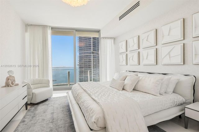 300 Biscayne Boulevard Way 3305W, Miami, FL 33131