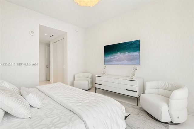 300 Biscayne Boulevard Way 3305W, Miami, FL 33131