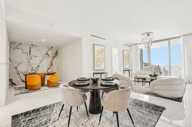 300 Biscayne Boulevard Way 3305W, Miami, FL 33131