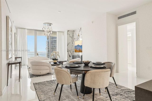 300 Biscayne Boulevard Way 3305W, Miami, FL 33131