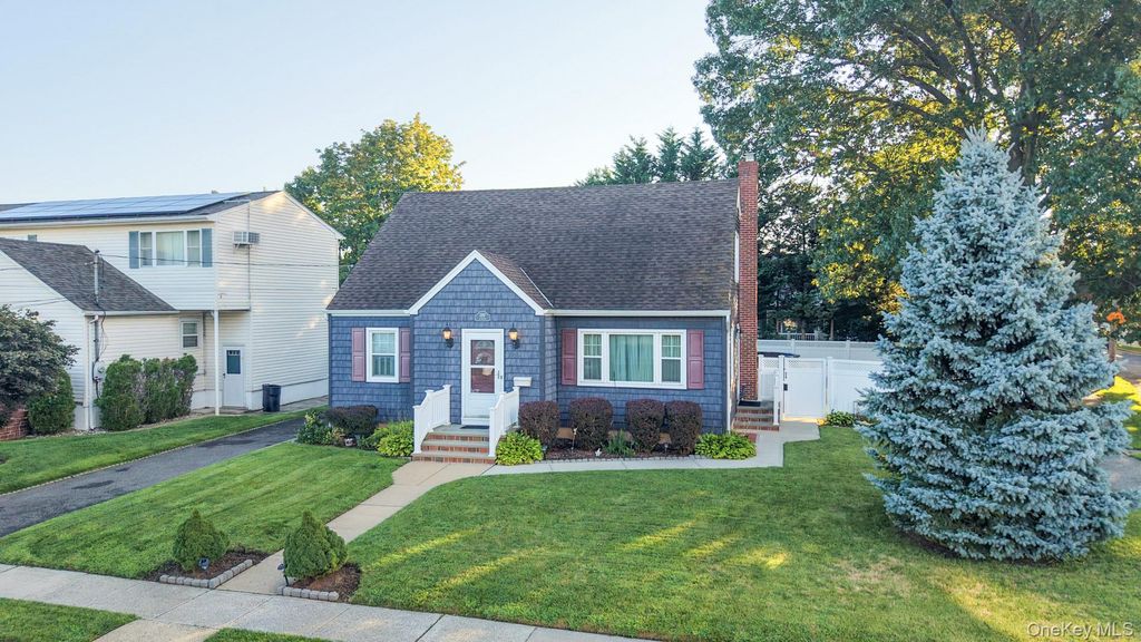 2297 Girard Place, Merrick, NY 11566 — photo 2