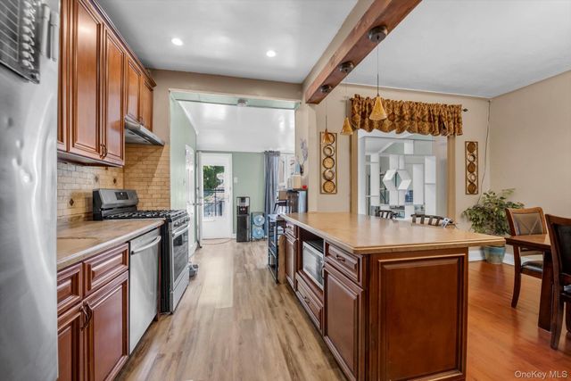 2053 Turnbull Avenue, Bronx, NY 10473