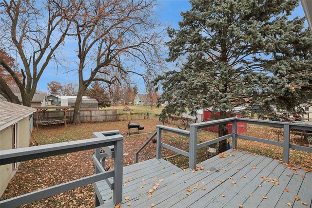 1008 N 8th Avenue E, Newton, IA 50208