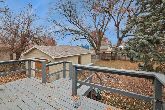 1008 N 8th Avenue E, Newton, IA 50208