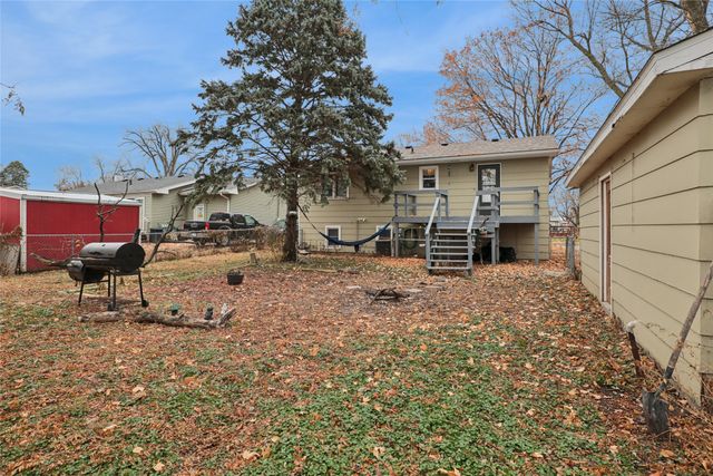 1008 N 8th Avenue E, Newton, IA 50208