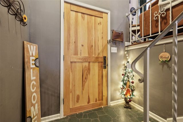 1008 N 8th Avenue E, Newton, IA 50208