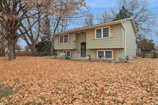 1008 N 8th Avenue E, Newton, IA 50208