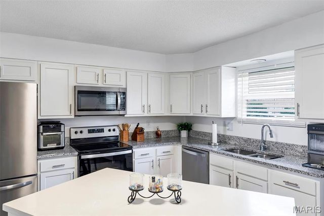 14 Perigen Lane, Granite City, IL 62040