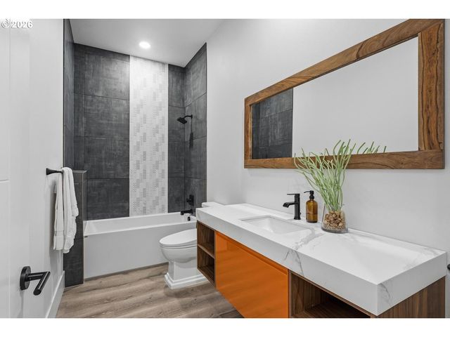 11518 Nw 41ST Ct, Vancouver, WA 98685