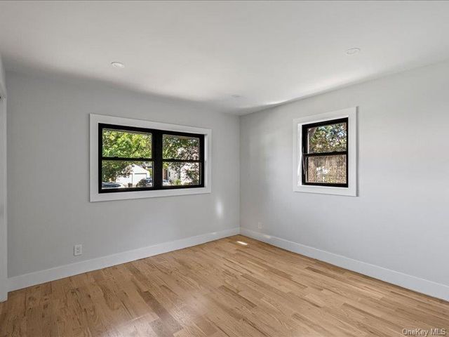 6 Slocum Avenue, Port Washington, NY 11050